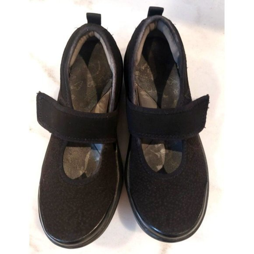 BZees Women's Jupiter Slip-On Comfort Shoe Black 6 M